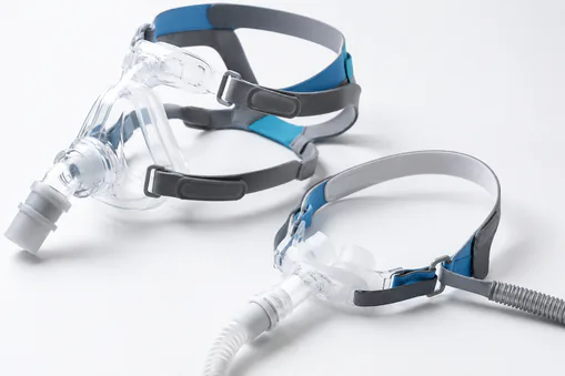 CPAP device for sleep apnea treatment
